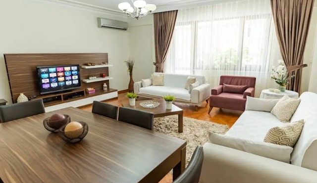 All air conditioned & Heated 3 bedrooms Flat in the City.