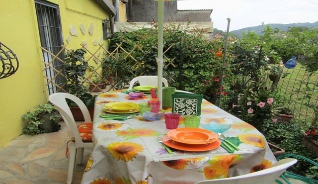All inclusive. Pretty cottage a few steps from the center of Camaiore!