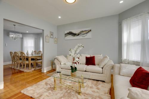 All-Season Fun! Charming Apt 3 Mi to Blue Hills