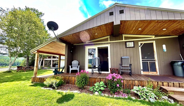 Allagash Elevated Escape Cedar Hot Tub Outdoor Entertaining Riverfront