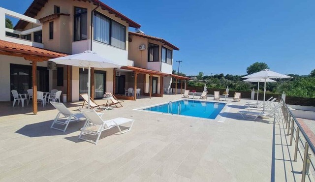 Allegro is a complex of 3 detached villas