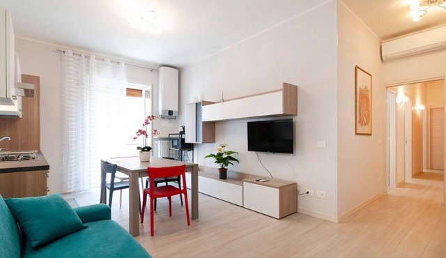 Alloggio con balcone a 500 mt dalla stazione