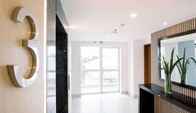Allure Hotel & Suites