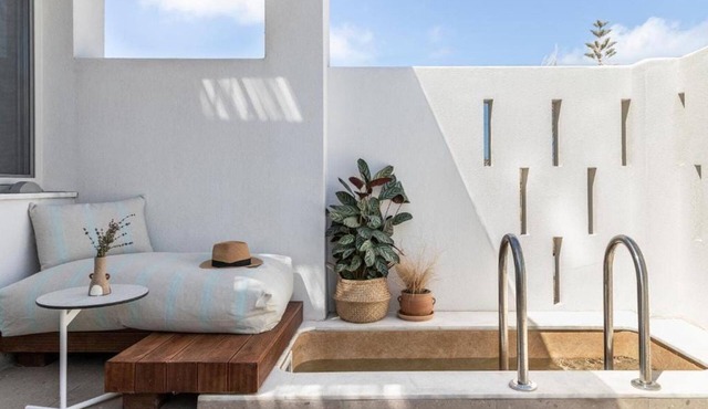 Alluring Skyros Suite | Suite Imperial | 1 Bedroom | Private Furnished