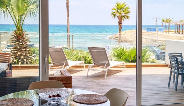 Alonas Apartments Beachfront Apartment