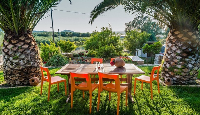 Aloni Home,family holiday,relaxing and quiet place,private parking,garden