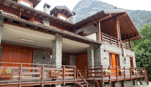 Alpine Bliss: A Cosy Retreat