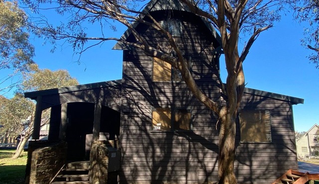 Alpine Interlude - Spacious and quiet per-friendly chalet perfect for families.