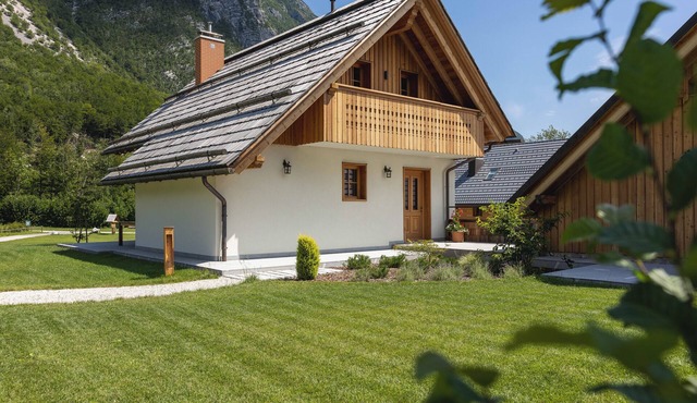 Alpine SPA Chalet with Sauna & Fireplace at Lake Bohinj