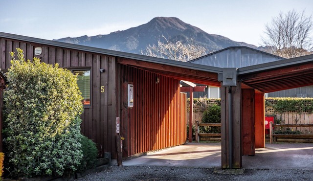 Alpine Springs Motel | Unit 5 - HS31215