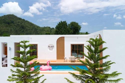 Also pool villa
