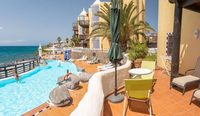 Altamar 28 with terrace&pool By CanariasGetaway