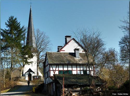 Alte Schule Kirmutscheid