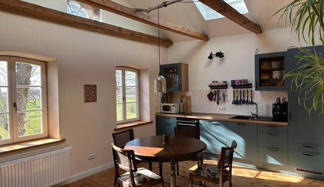 Alter Lindenhof Gnissau – Spacious Apartment in Historic Manor House