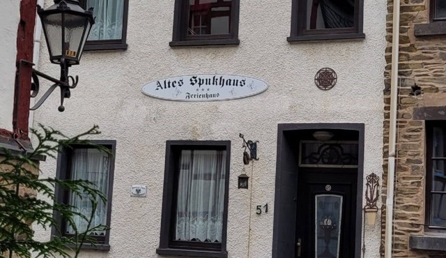 "Altes Spukhaus" Beilstein - historic winegrower's house from 1880