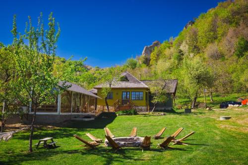 Alunis RETREAT