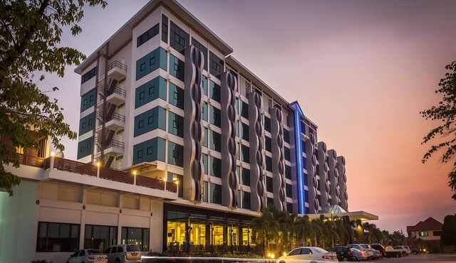Alvarez Hotel