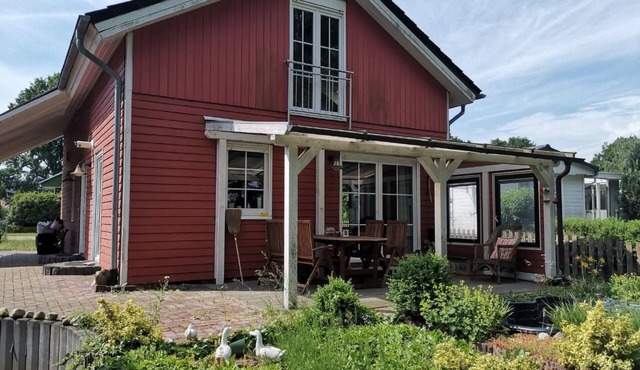 Am Seeufer by Interhome