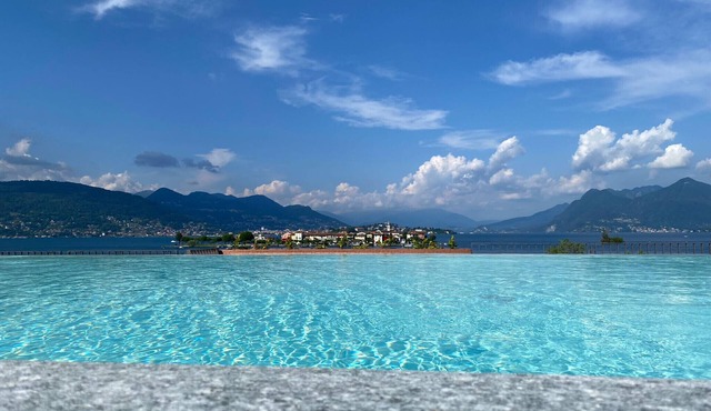 Amadeus apartment with lake view in Baveno