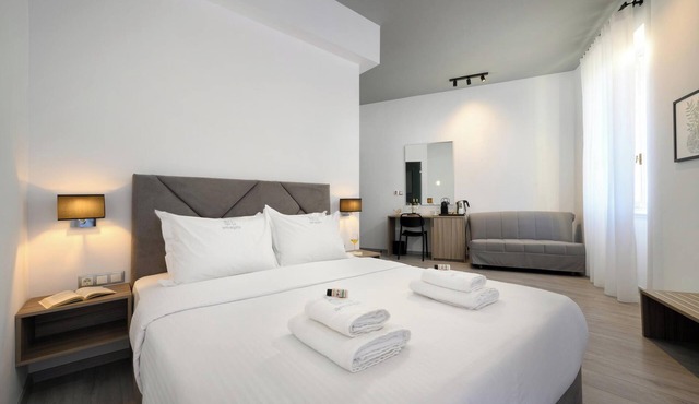 Amalphi Corfu City Living by Konnect - Deluxe Suite Philippos