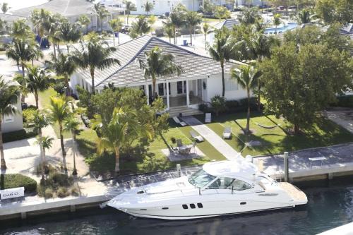 Amamare Waterfront Villa | Pool + Private Dock