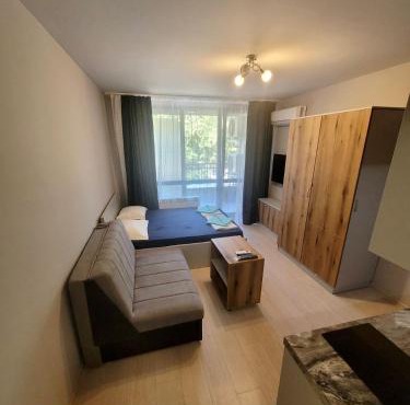 Amarant flats