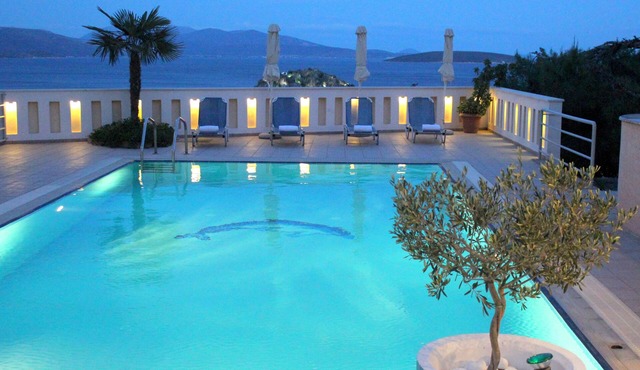 Amaryllis Hotel Apartments