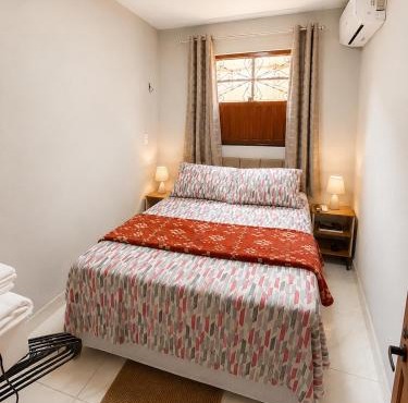 AmazHost - Casa Laranja, Split e Wi-Fi 700 Mb
