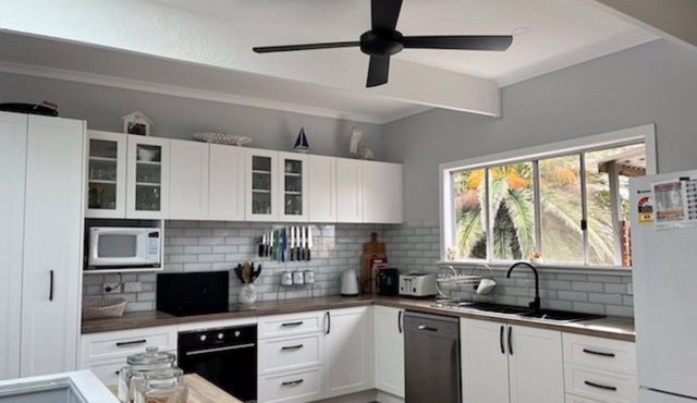 Amazing 2 level house less than 2 minutes walk to the beach.