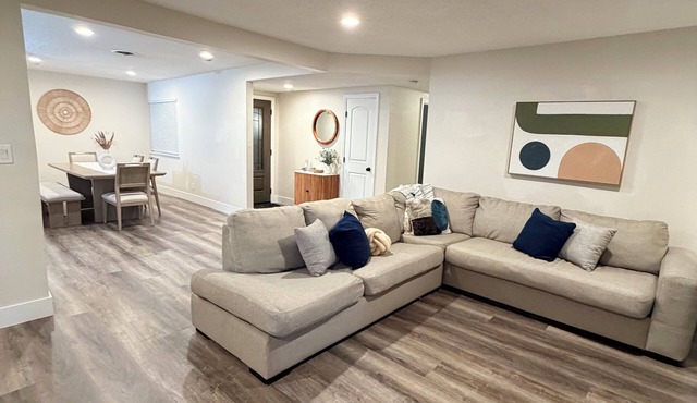 Amazing 3-bedroom and pool house in vibrant Las Vegas