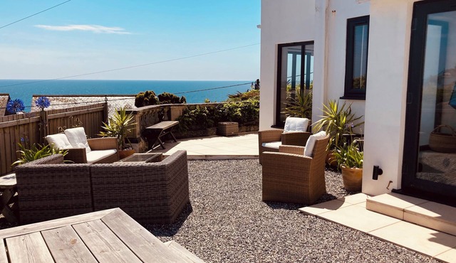 Amazing Cornish apartment with sea views - 3 mins to beach