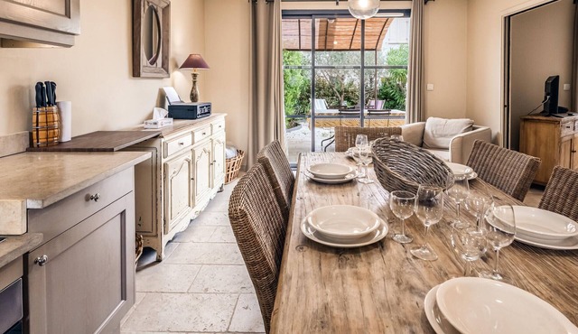 Amazing home in Saint-Laurent-de-la-Ca with WiFi