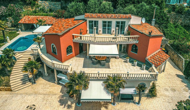 Amazing home in Ankaran with sauna