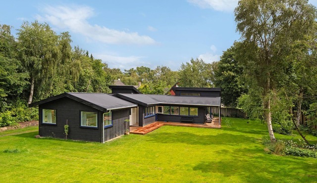 Amazing home in Hundested with kitchen
