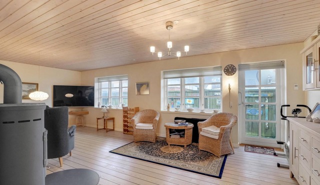 Amazing home in Thyborøn with WiFi