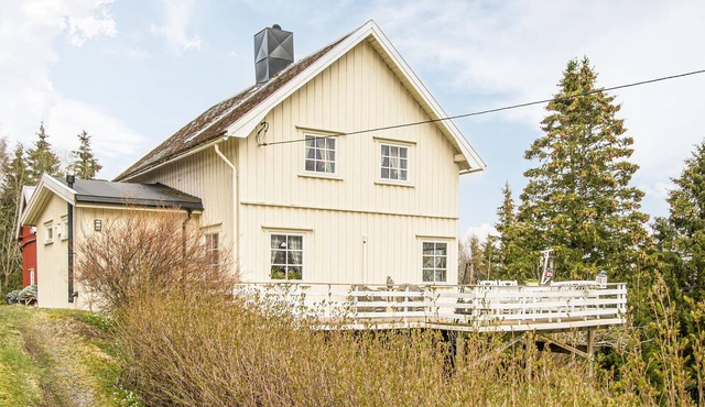 Amazing home in Ytterøy with WiFi