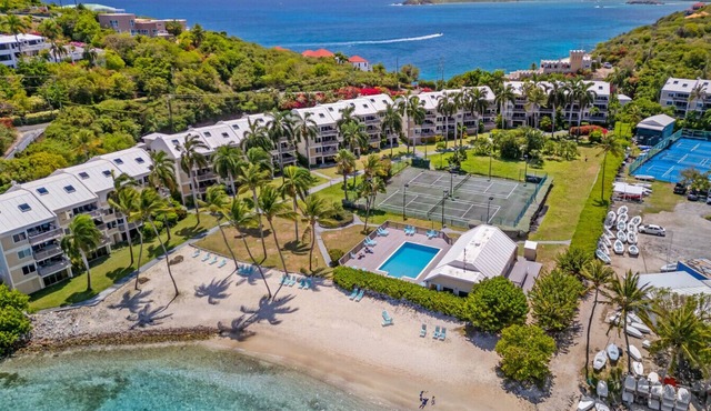 Amazing Location & Value! A few steps to the beach, walk to the restaurant/bar!