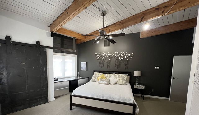 Amazing Modern-Chic Townhome on Mass Ave w/ Several Amenities