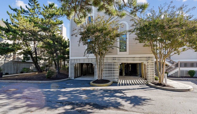 Amazing OCEAN FRONT 3-bedroom, 3 full bath vacation townhome has been fully renovated with many upgrades and a bright and pretty elegant décor! OFF SEASON MINI WEEKS AVAILABLE!