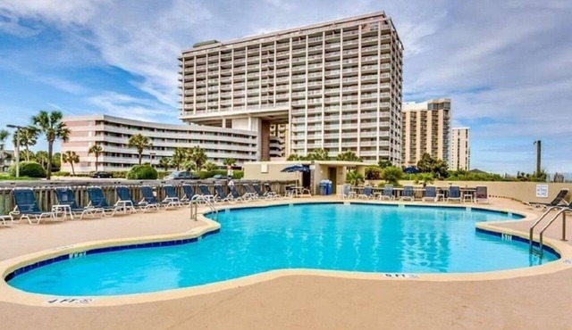 Amazing Oceanfront Condo @ NH Tower Kingston-Indoor Pool/Hot Tub, Outdoor Pool