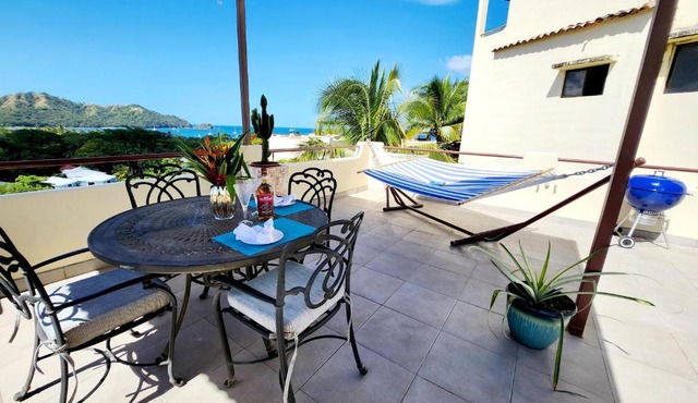 Amazing Oceanview Private Villa Rooftop Terrace Walk to Beach