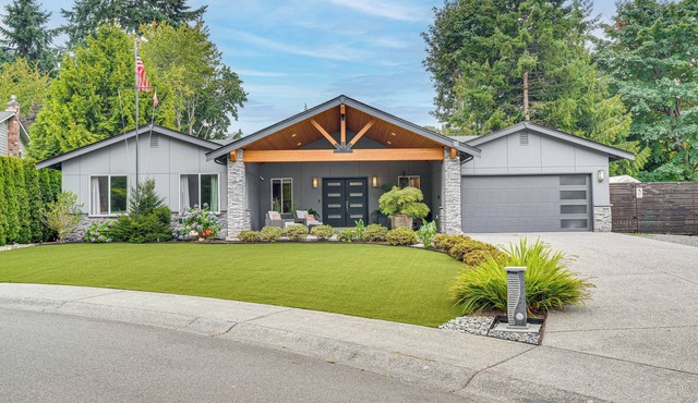 Amazing Outdoor Space! Everett Escape w/Hot Tub