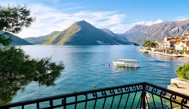 Amazing panoramic view of Perast – 1 min from sea