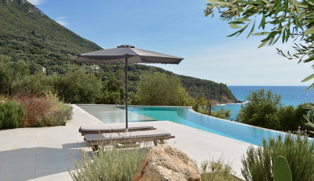 Amazing Seafront villa with private pool and direct access to the beach.