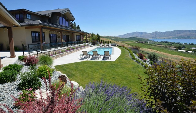 Amazing Secluded Manson Home with Stunning Views, Private Pool & Hot Tub