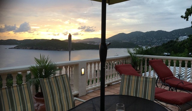 Amazing views and great location - 4 Bedroom Estate Bakekroe in St Thomas