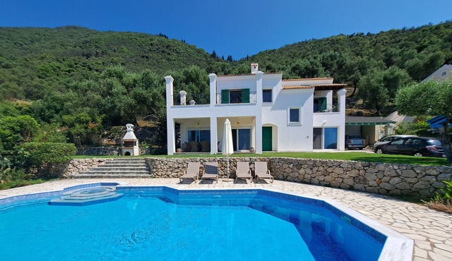 Amazing views from this very well located villa