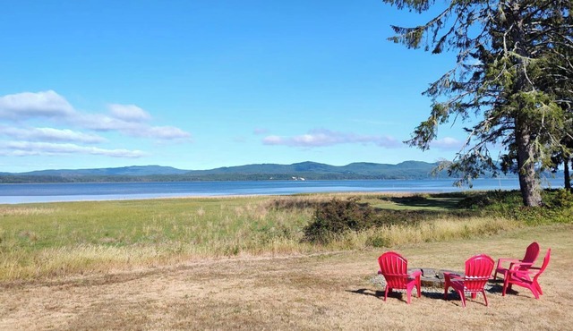 Amazing Views, Private, Fenced Yard, Pets Ok - On the Bay
