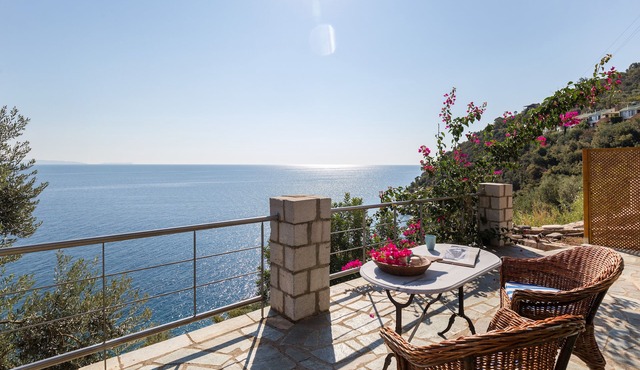 Amazing waterfront panoramic sea view and peaceful surroundings