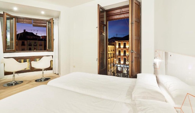 AMC Granada Hostal